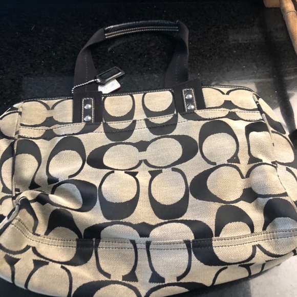 Classic Coach purse - Picture 2 of 3